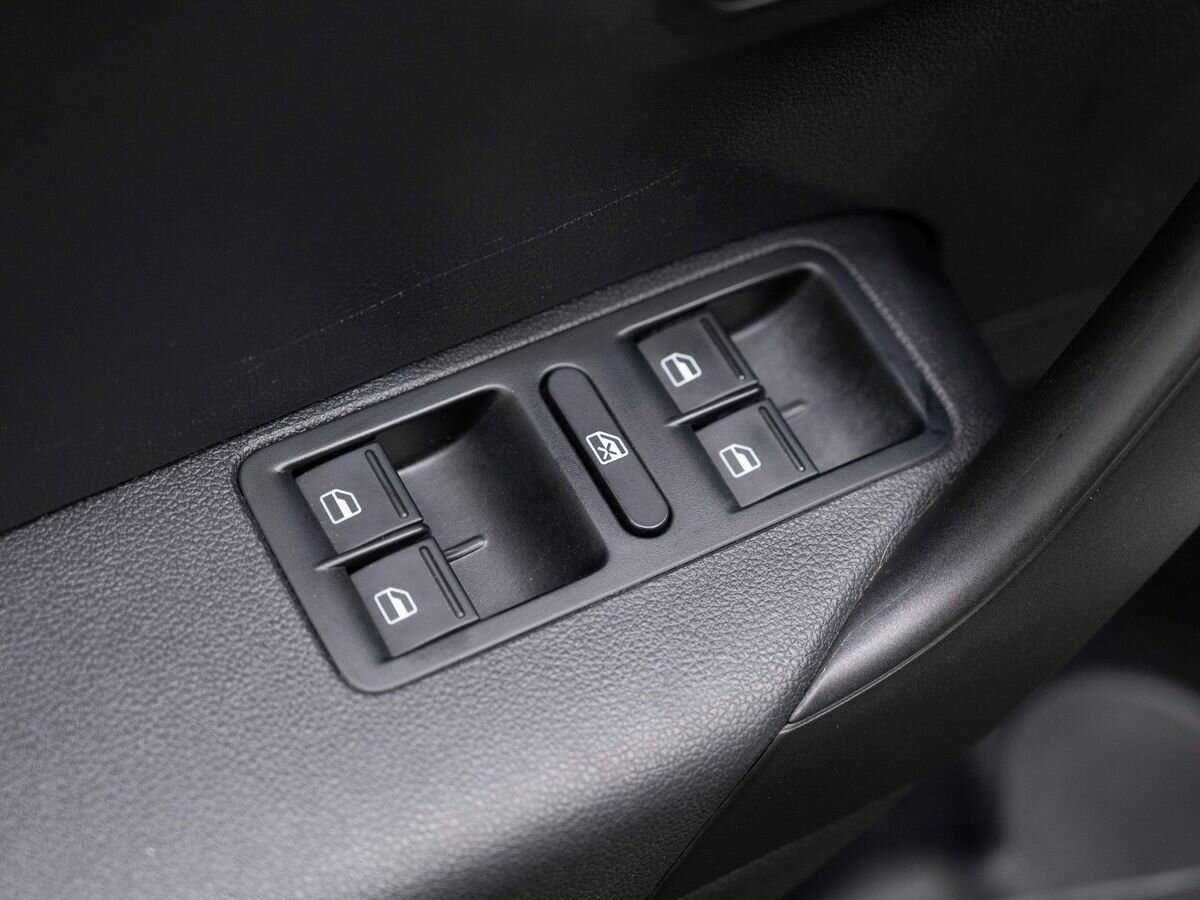 Купить Volkswagen Polo, 2018, 99 000 км, фото №17