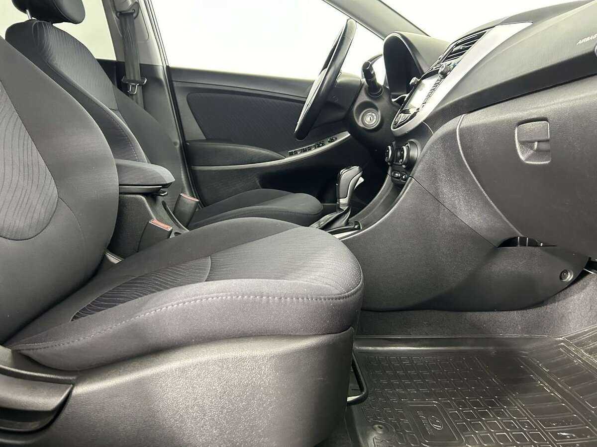 Купить Hyundai Solaris, 2015, 66 300 км, фото №14