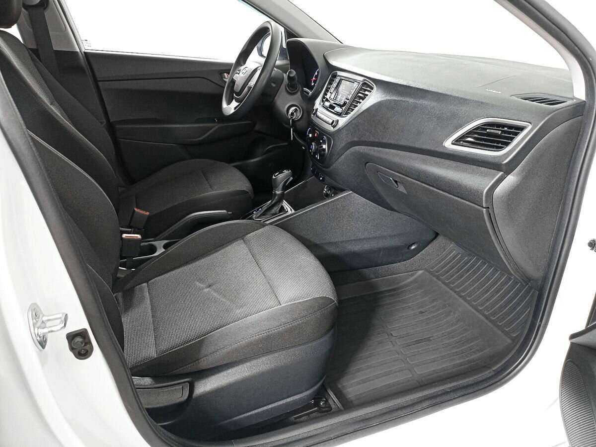 Купить Hyundai Solaris, 2017, 31 000 км, фото №11