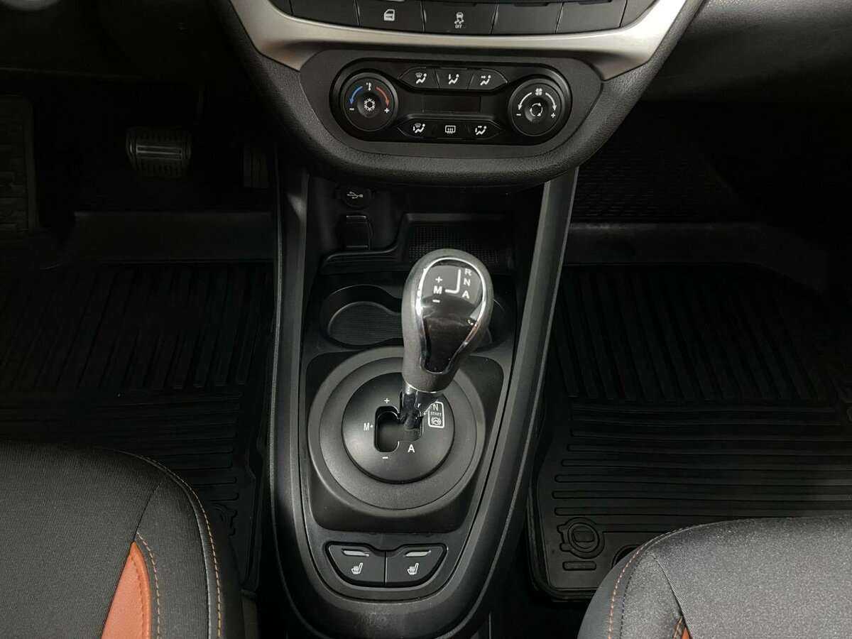 Купить Lada (ВАЗ) Vesta SW Cross, 2019, 75 250 км, фото №12