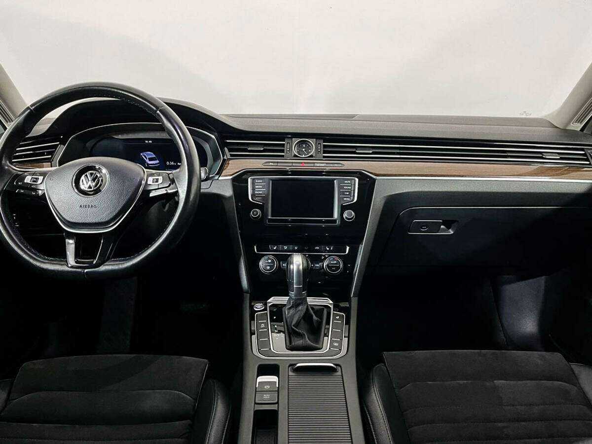 Купить Volkswagen Passat, 2017, 106 250 км, фото №12