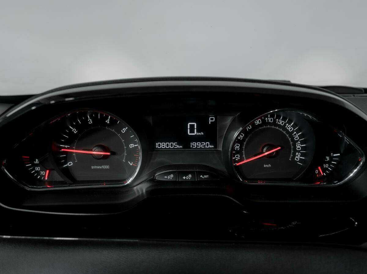 Купить Peugeot 208, 2013, 107 930 км, фото №11