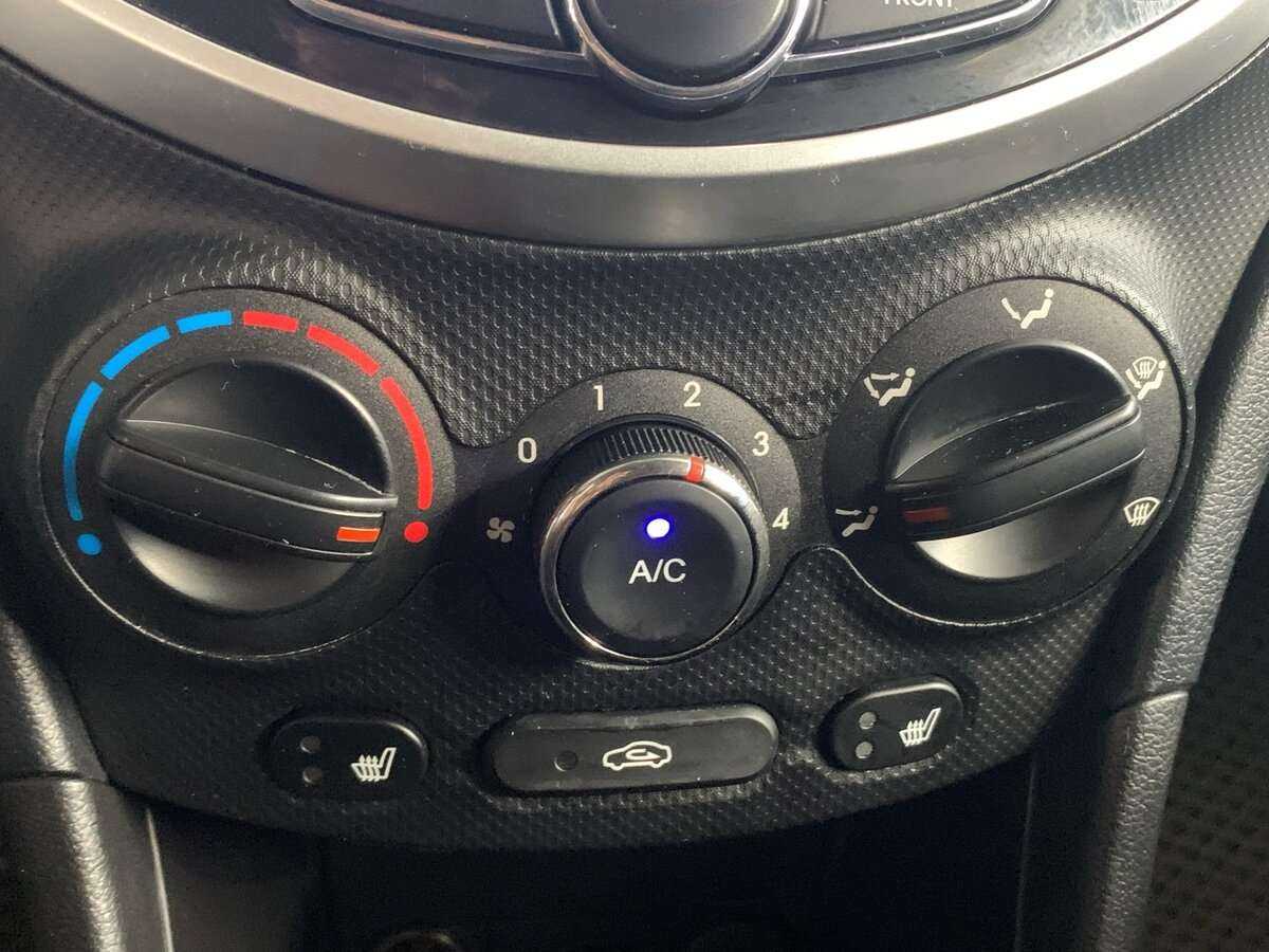 Купить Hyundai Solaris, 2012, 167 017 км, фото №15