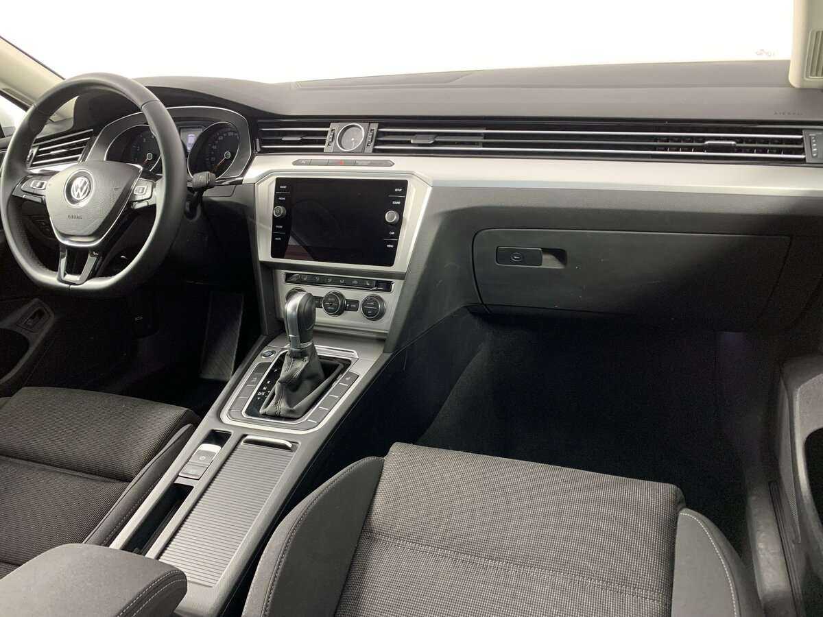 Купить Volkswagen Passat, 2019, 101 776 км, фото №9