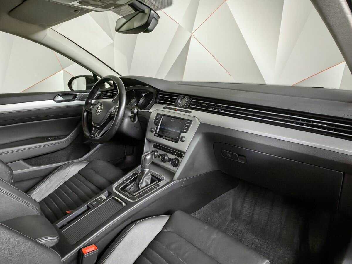 Купить Volkswagen Passat, 2017, 50 341 км, фото №9