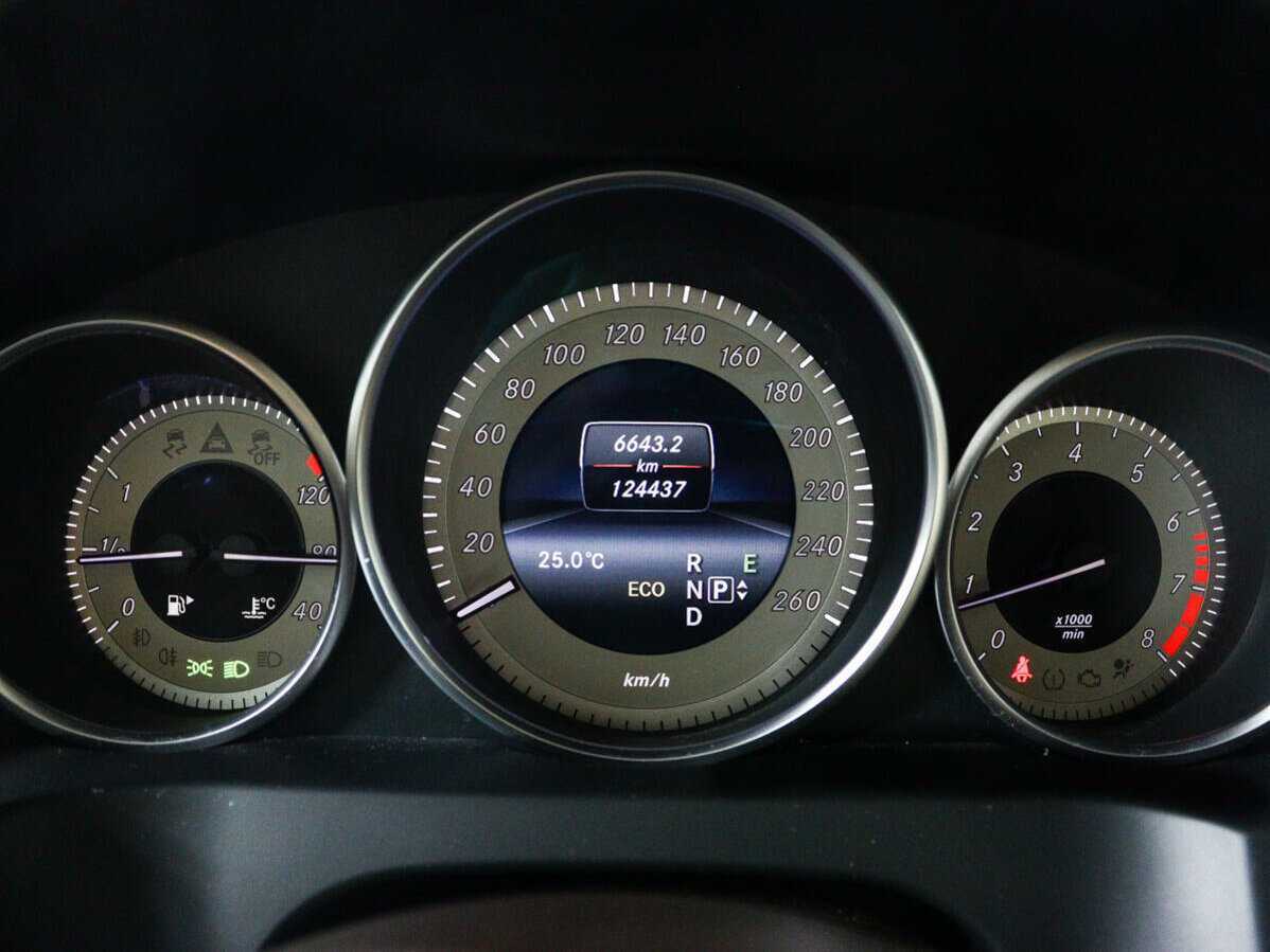 Купить Mercedes-Benz E-Класс 200, 2013, 124 436 км, фото №9