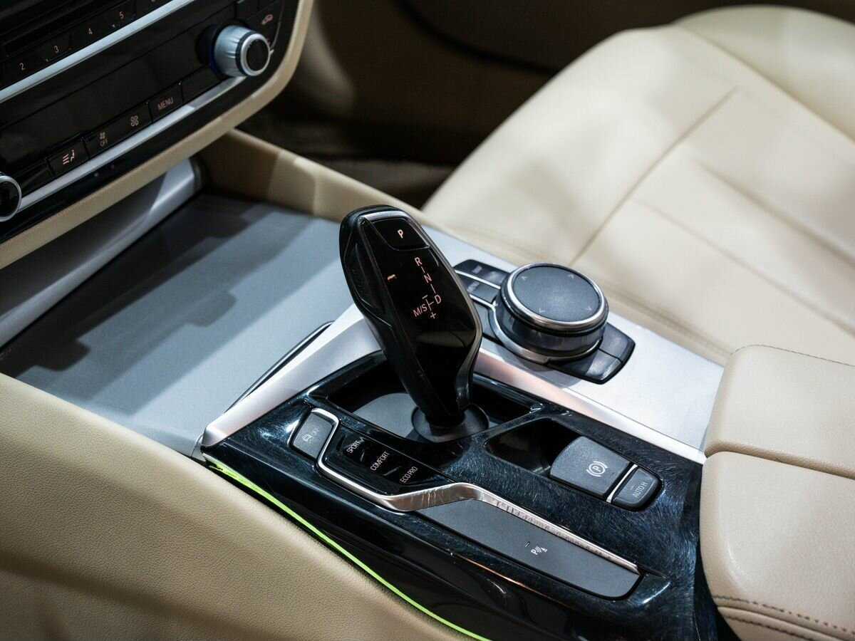 Купить BMW 5 серии 520d, 2017, 160 000 км, фото №15