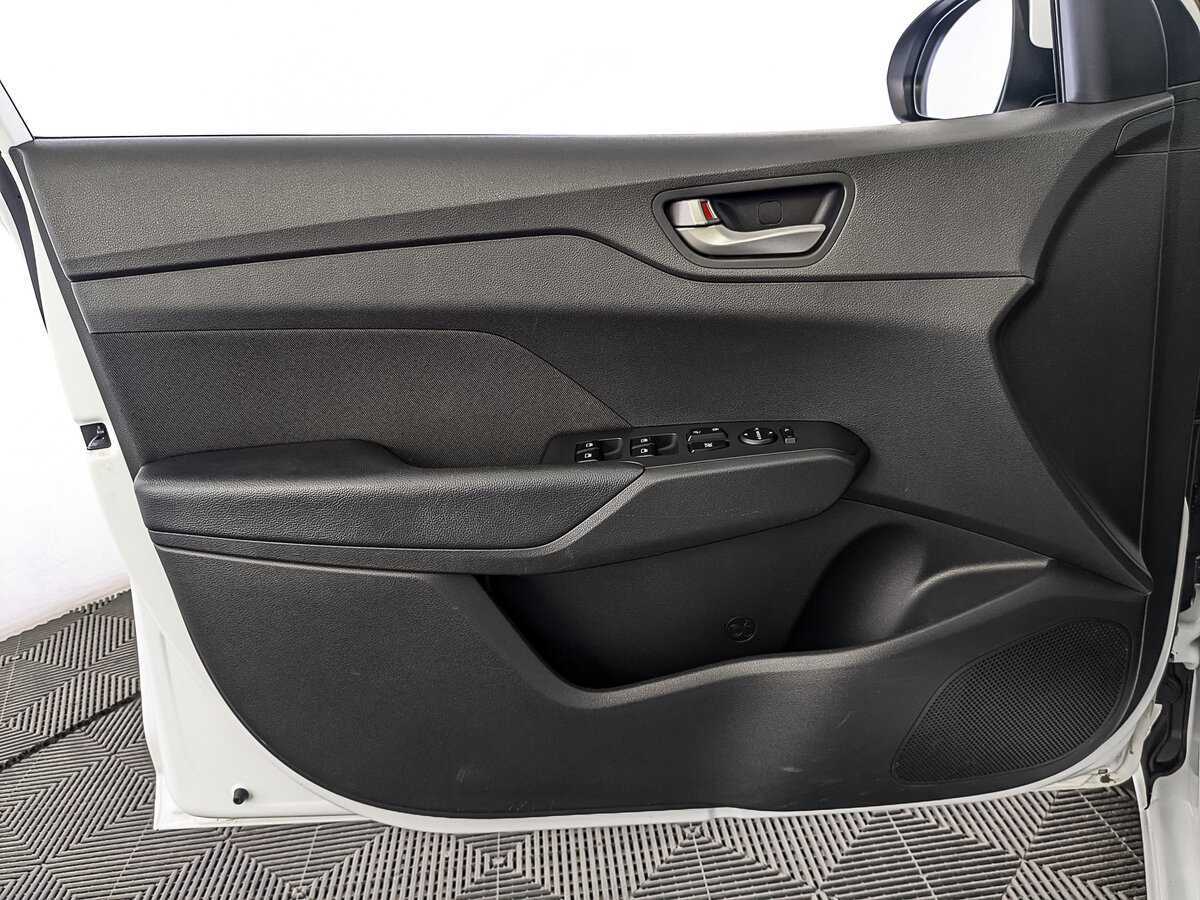 Купить Hyundai Solaris, 2017, 158 808 км, фото №19