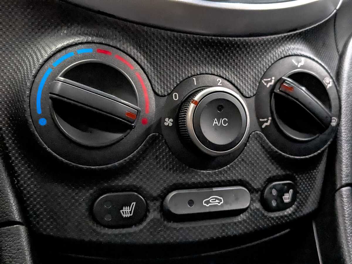 Купить Hyundai Solaris, 2015, 90 379 км, фото №19