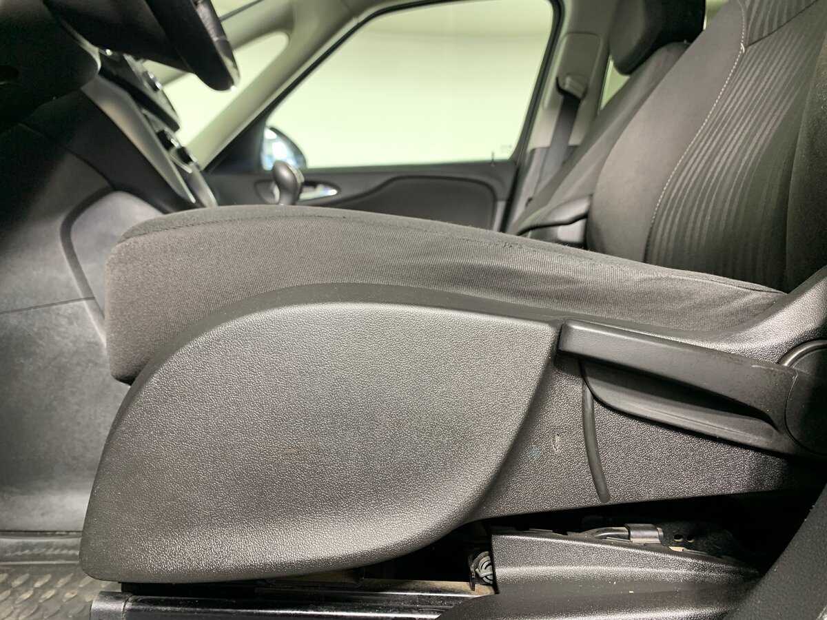 Купить Opel Zafira, 2012, 291 697 км, фото №17