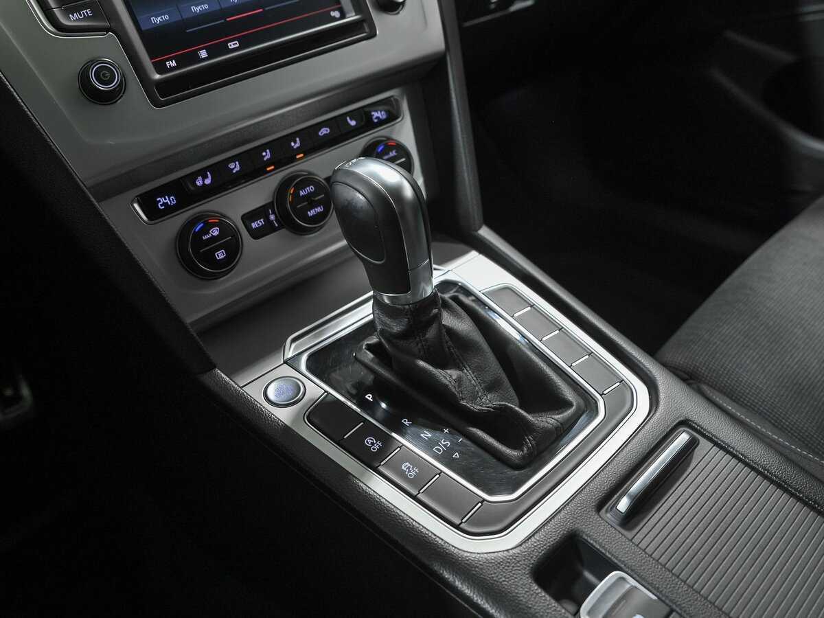 Купить Volkswagen Passat, 2015, 183 172 км, фото №11