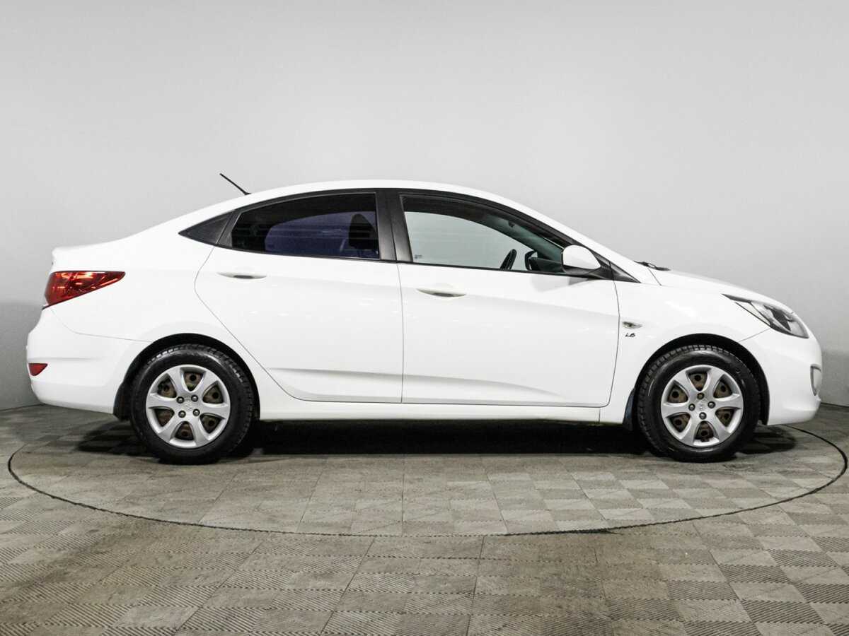 Купить Hyundai Solaris, 2013, 124 550 км, фото №4