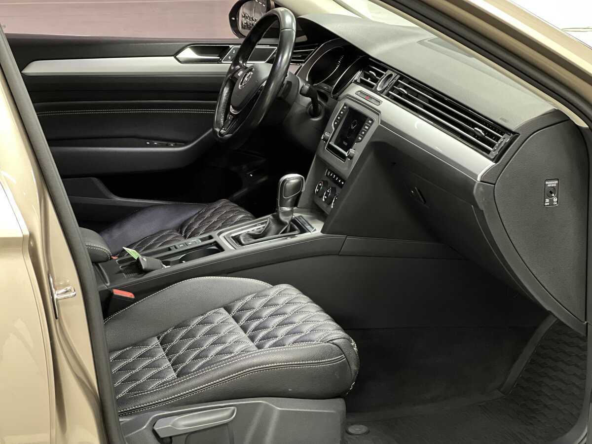 Купить Volkswagen Passat, 2016, 179 872 км, фото №11