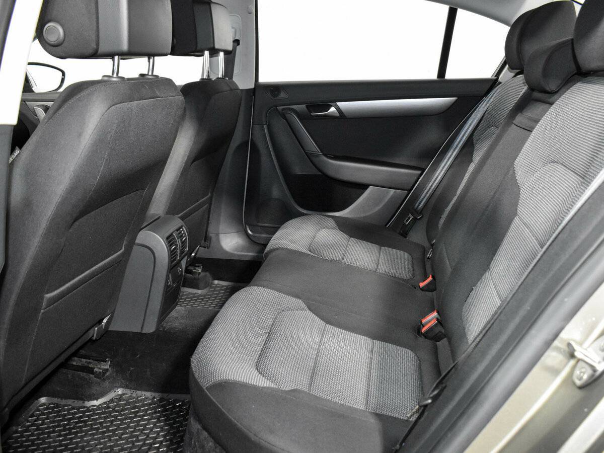 Купить Volkswagen Passat, 2012, 280 564 км, фото №11