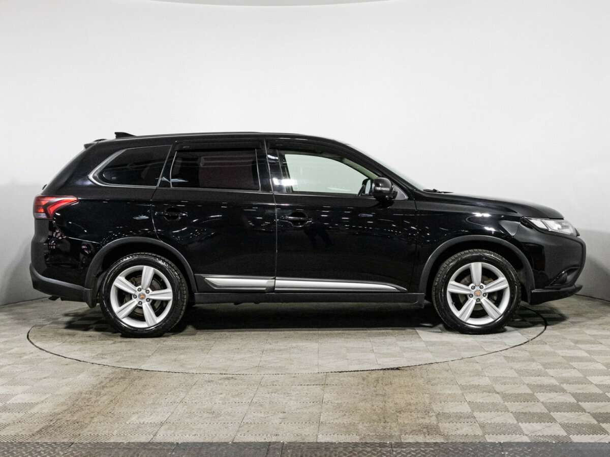 Купить Mitsubishi Outlander, 2017, 134 990 км, фото №4