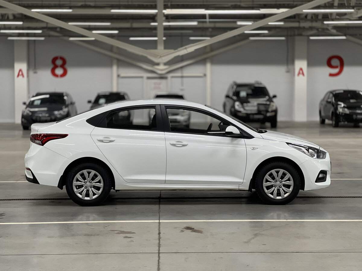 Купить Hyundai Solaris, 2019, 72 695 км, фото №4