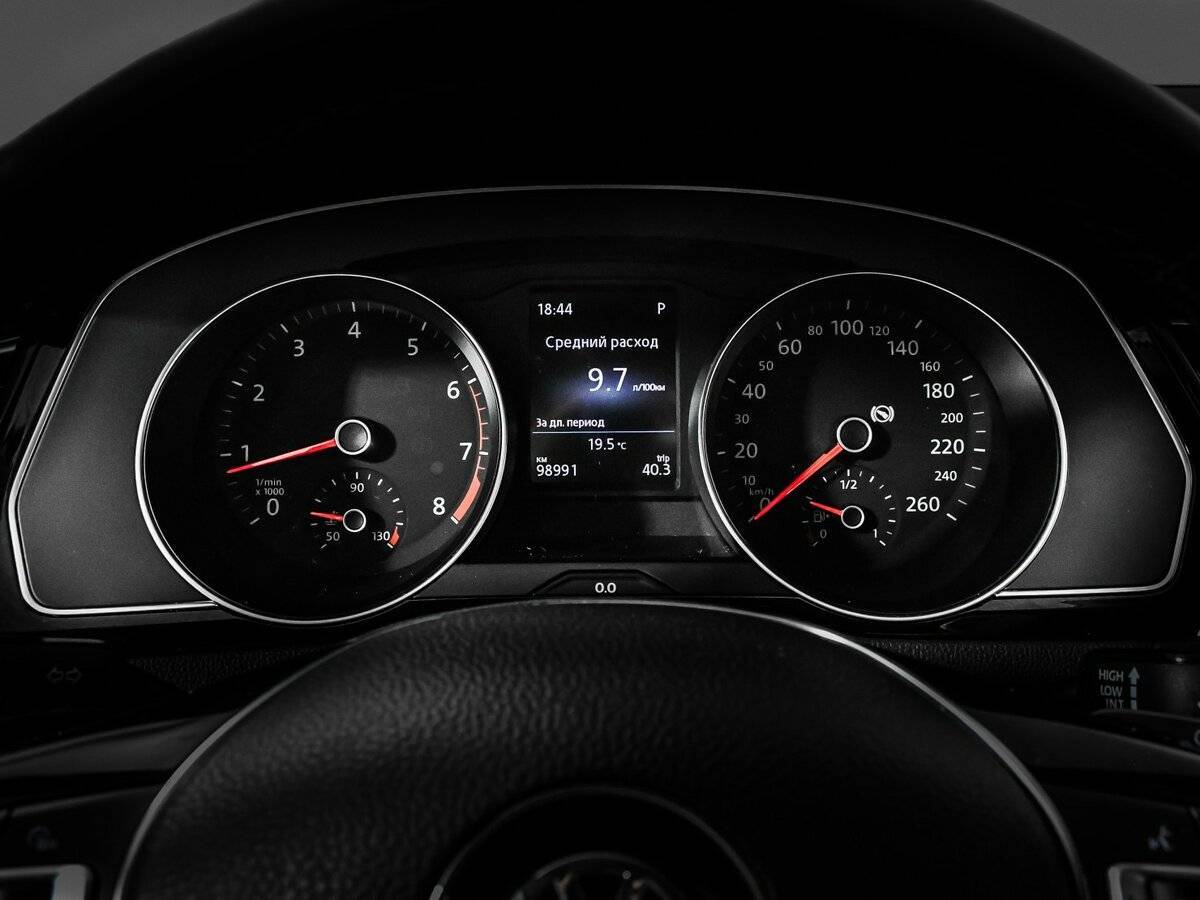 Купить Volkswagen Passat, 2018, 99 000 км, фото №10